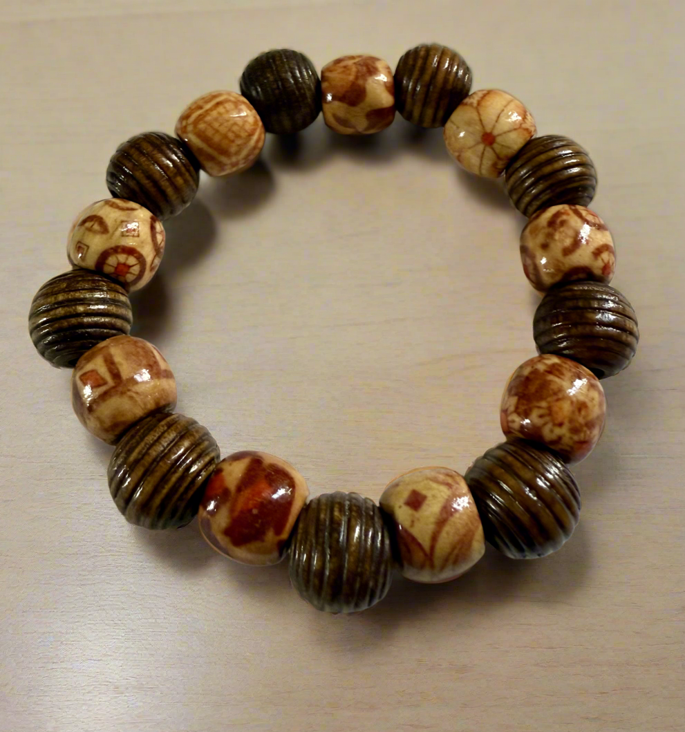 Wood Beaded Bracelet /w Design